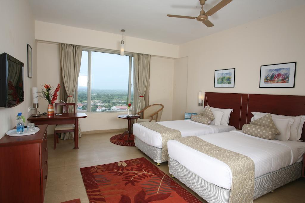 Leonia Holistic Destination Hotel Shamirpet Ruang foto