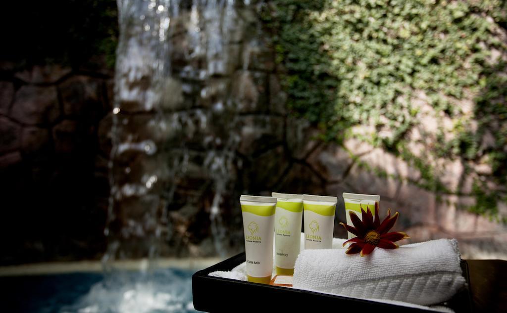 Leonia Holistic Destination Hotel Shamirpet Ruang foto