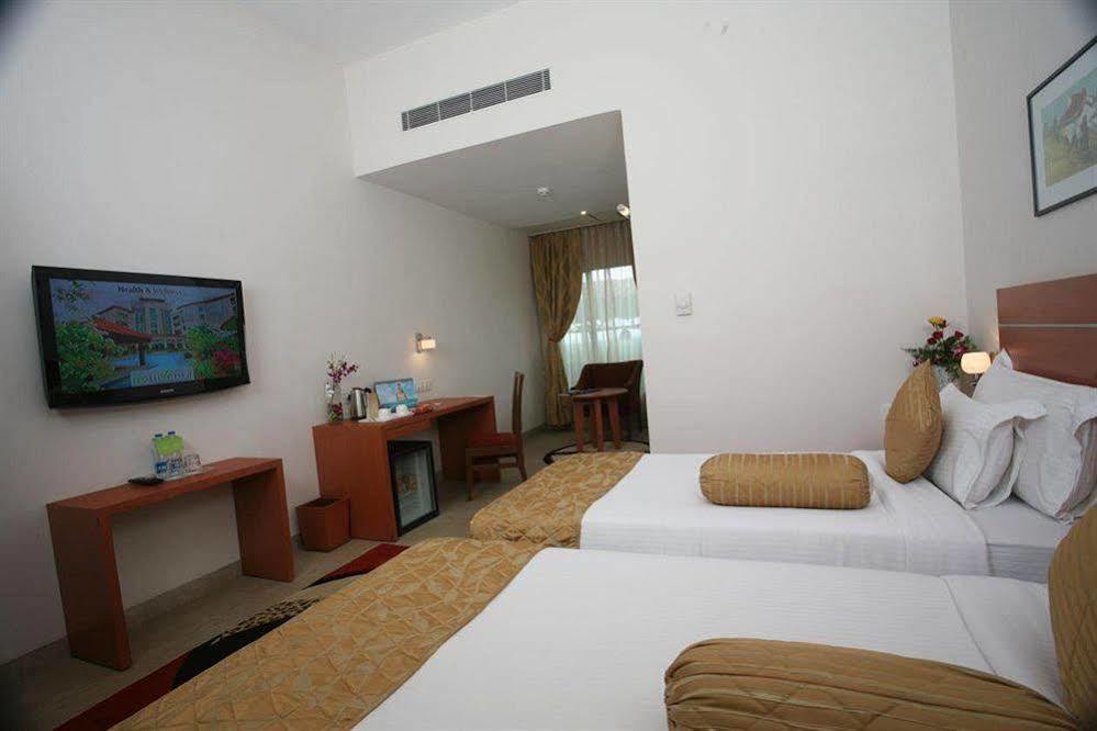 Leonia Holistic Destination Hotel Shamirpet Bagian luar foto